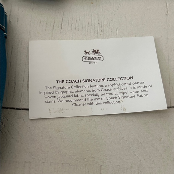 Coach wristlet - Picture 4 of 10